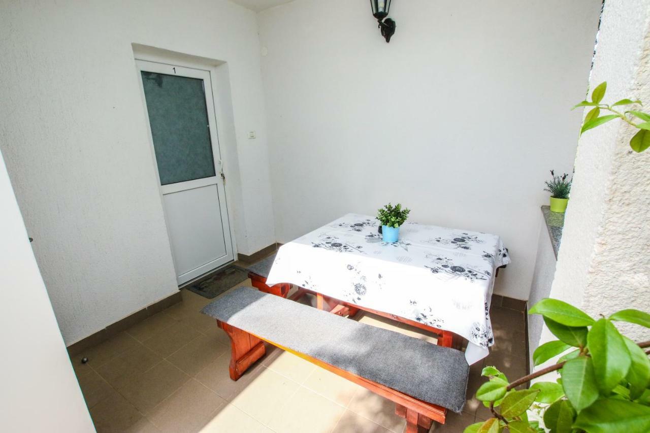 Apartments Vuceric Peroj Kültér fotó