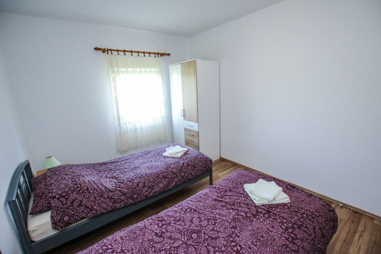 Apartments Vuceric Peroj Kültér fotó