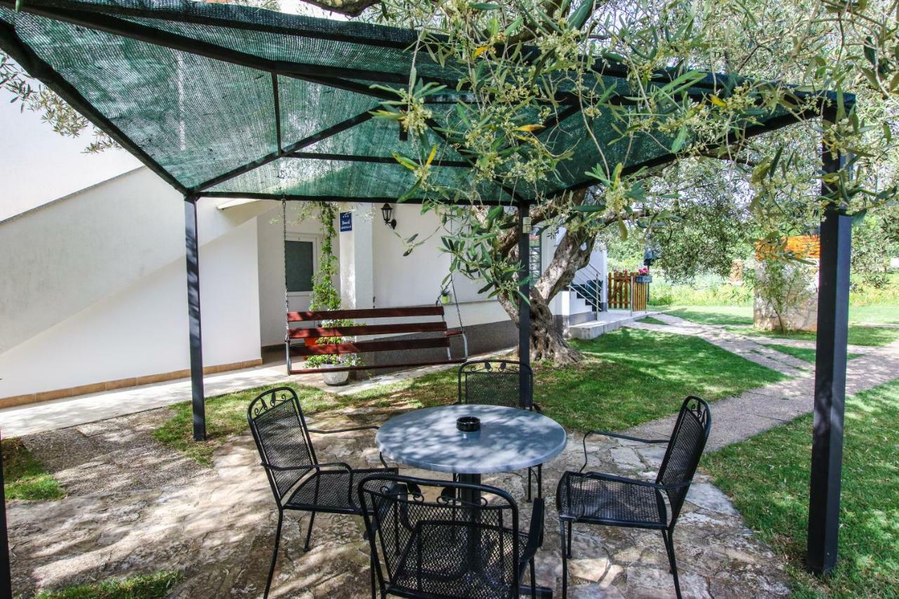 Apartments Vuceric Peroj Kültér fotó