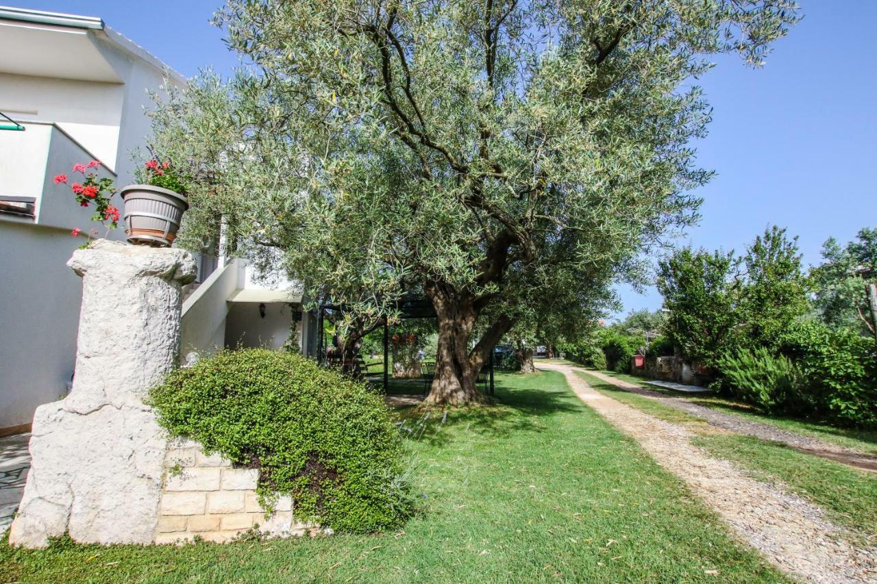 Apartments Vuceric Peroj Kültér fotó